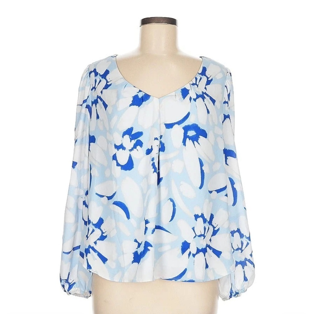 LOFT Women's Blue and White Floral Top